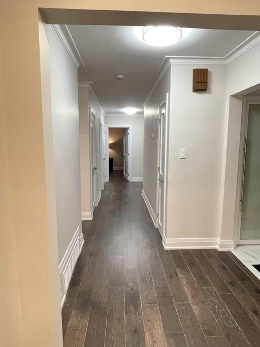 3-Bedroom Modern Luxury Apartment In The Heart Of City Торонто Екстер'єр фото